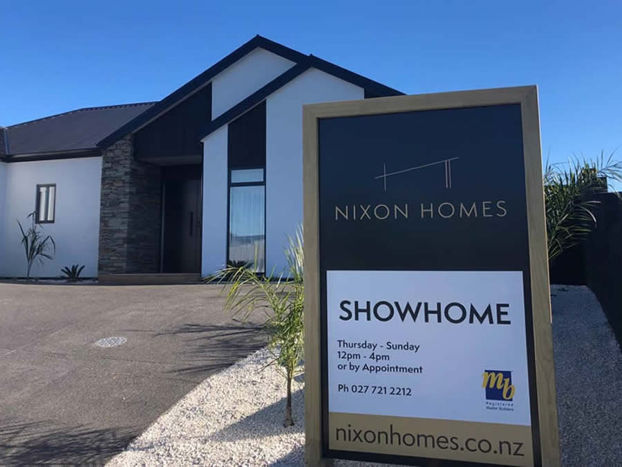 Nixon Homes Showhome Sign